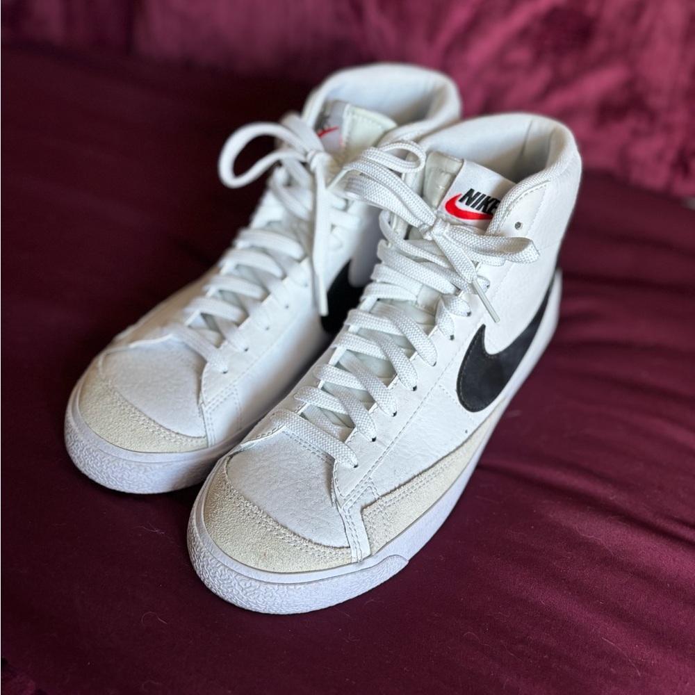 Nike Kids White and Black Sneakers